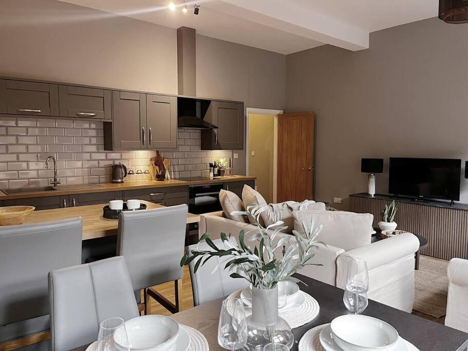 Modern Ground Floor Apartment 托德莫登 外观 照片