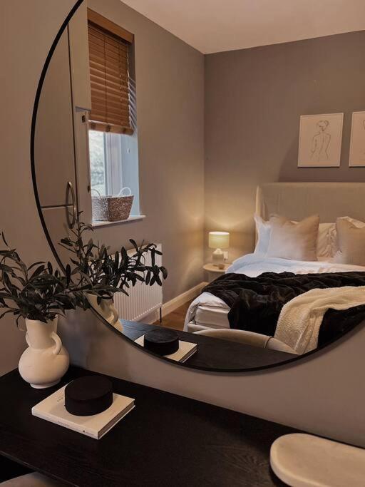 Modern Ground Floor Apartment 托德莫登 外观 照片