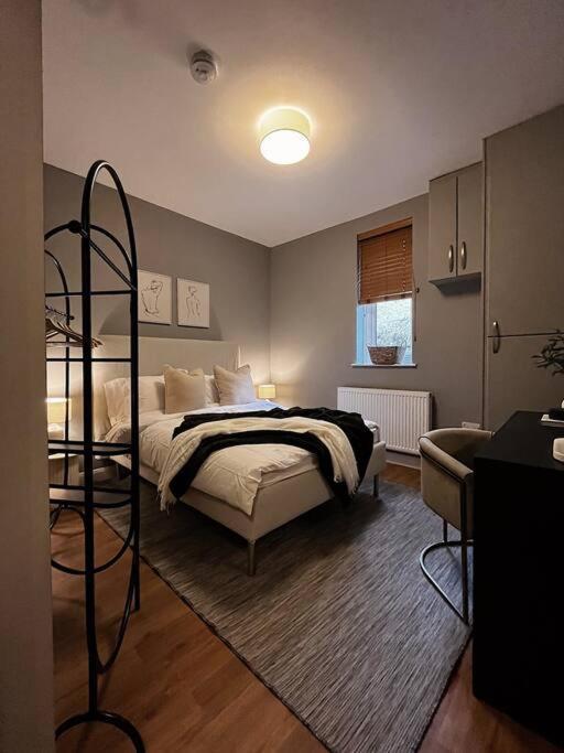 Modern Ground Floor Apartment 托德莫登 外观 照片